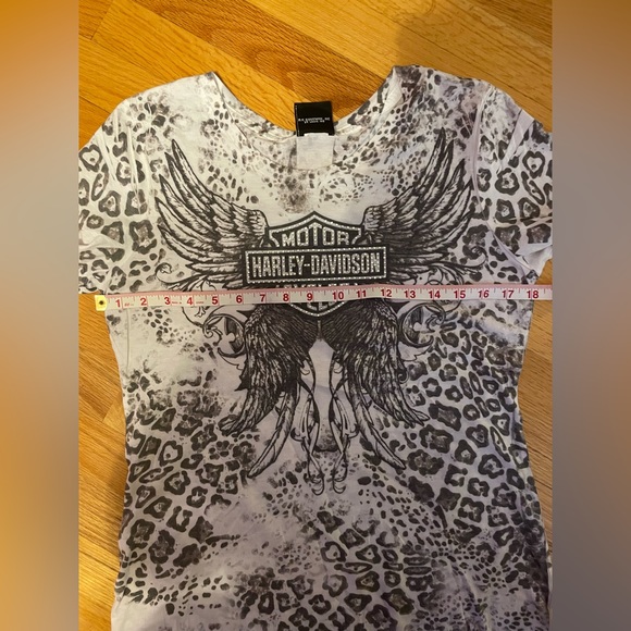 - - 🏍️Harley Davidson shirt no size tag measures 18 inches P to P and 26in long - Picture 7 of 7
